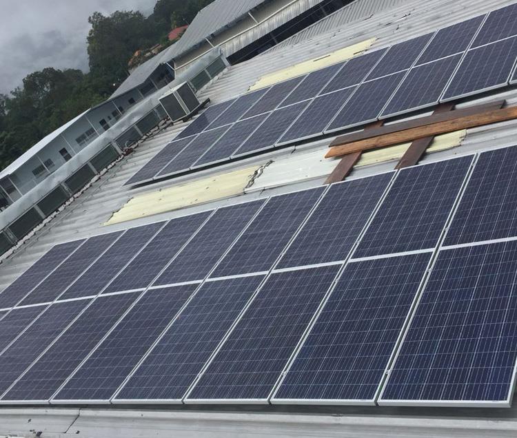 اطلاعات بیشتر 3 Panel Solar Panel Roof Clips.jpg 详情图 3 Solar Panel Metal Roof Clips.jpg